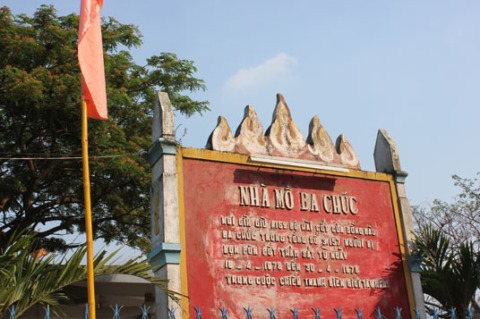 Vụ thảm sát Ba Chúc xảy ra tại thị trấn Ba Chúc, huyện Tri Tôn, tỉnh An Giang trong cuộc chiến tranh biên giới Tây Nam năm 1978. Xã nằm cách biên giới Campuchia khoảng 7 km
